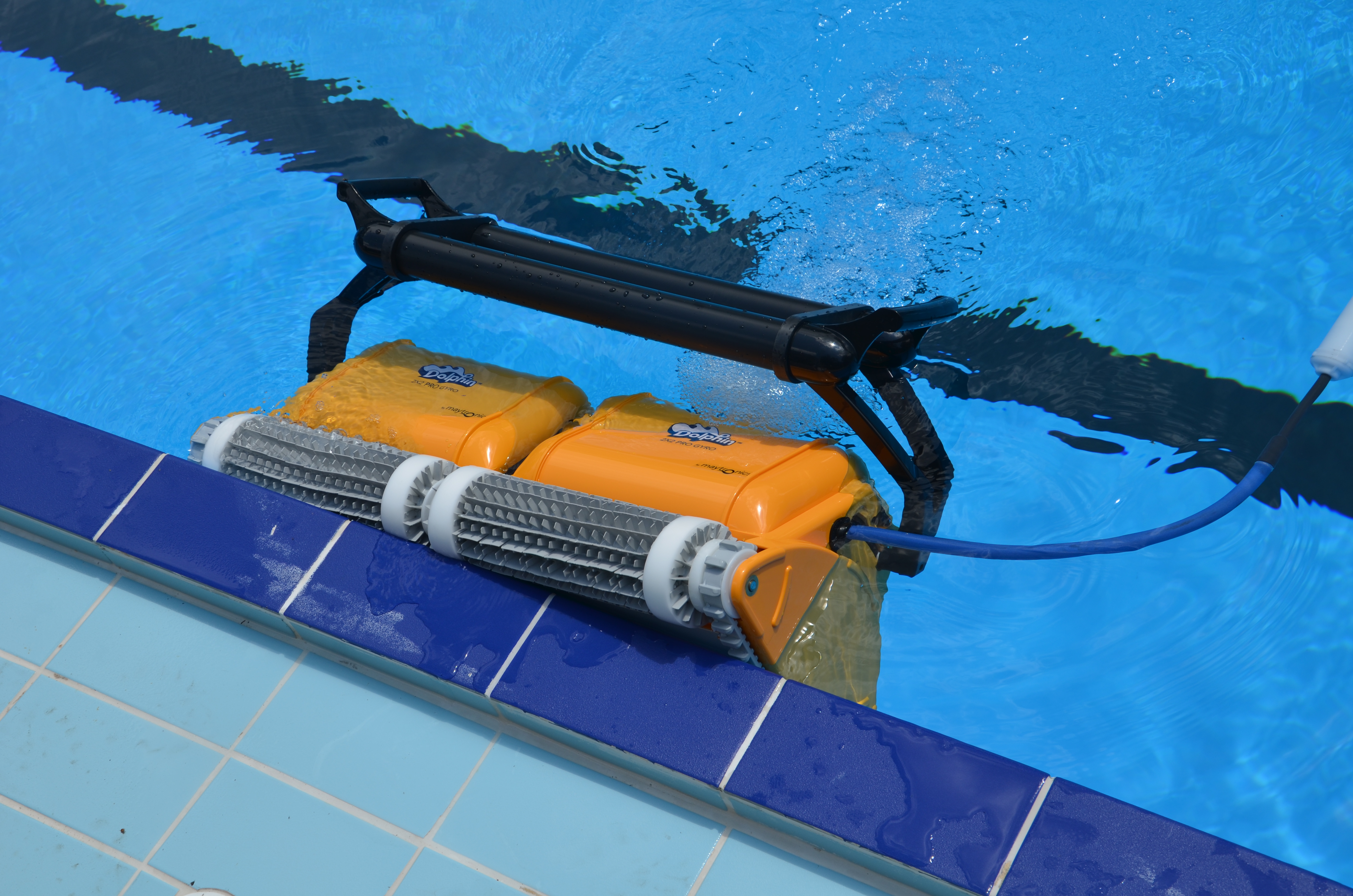 Pulitore piscina automatico Dolphin Wave 2X2 Pro Gyro - Robot pulitori  Dolphin